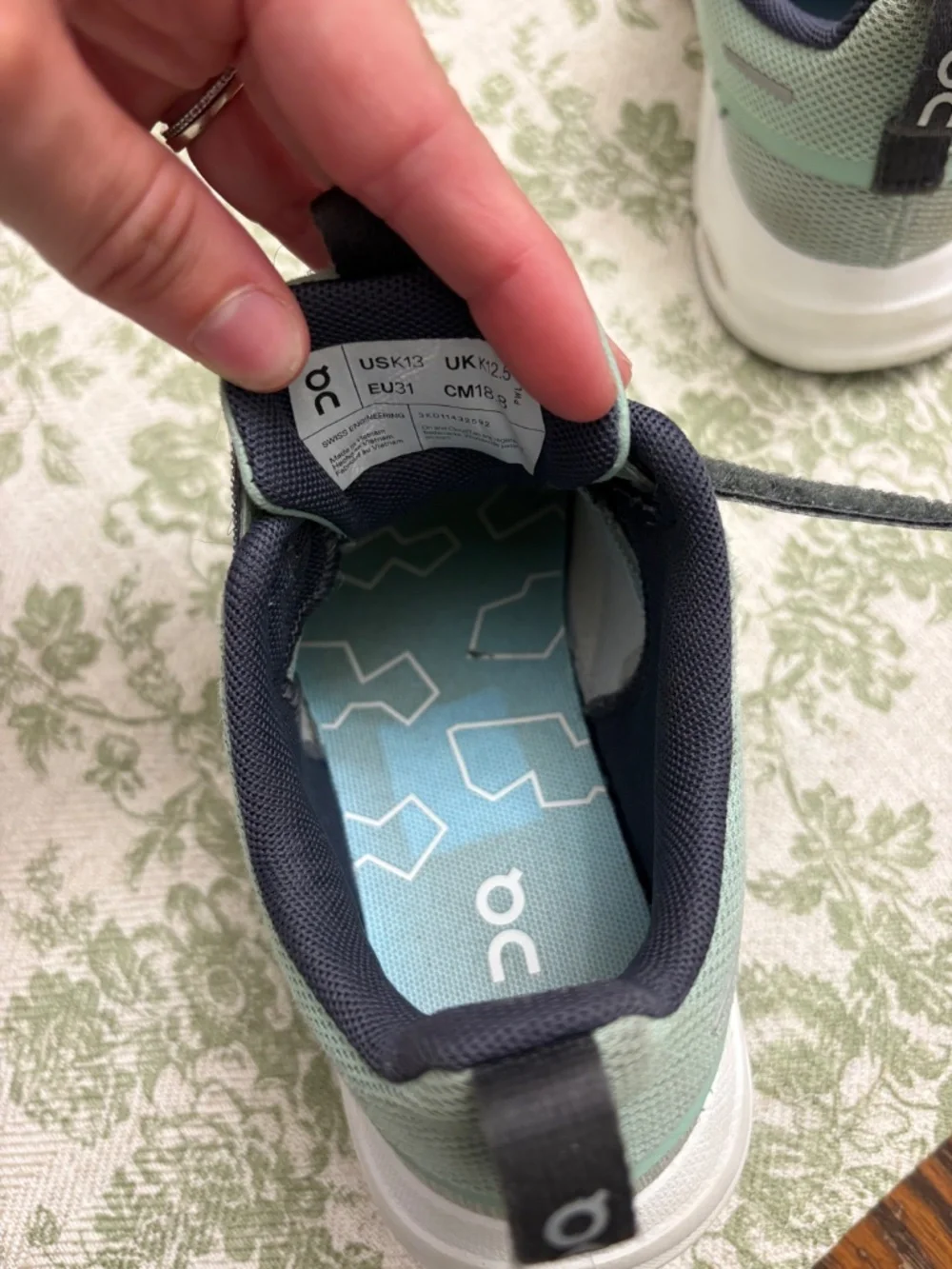 Kids On Cloud Mint Sneakers